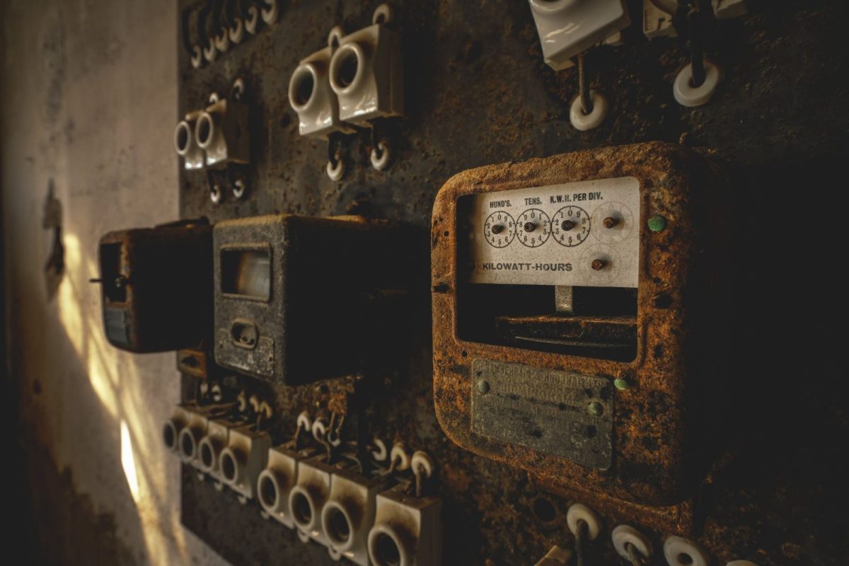 Bidirectional net meter installed after DISCOM inspection