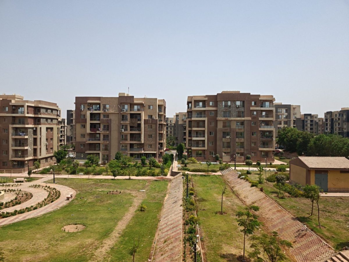 Housing society terrace with space for a shared solar installation