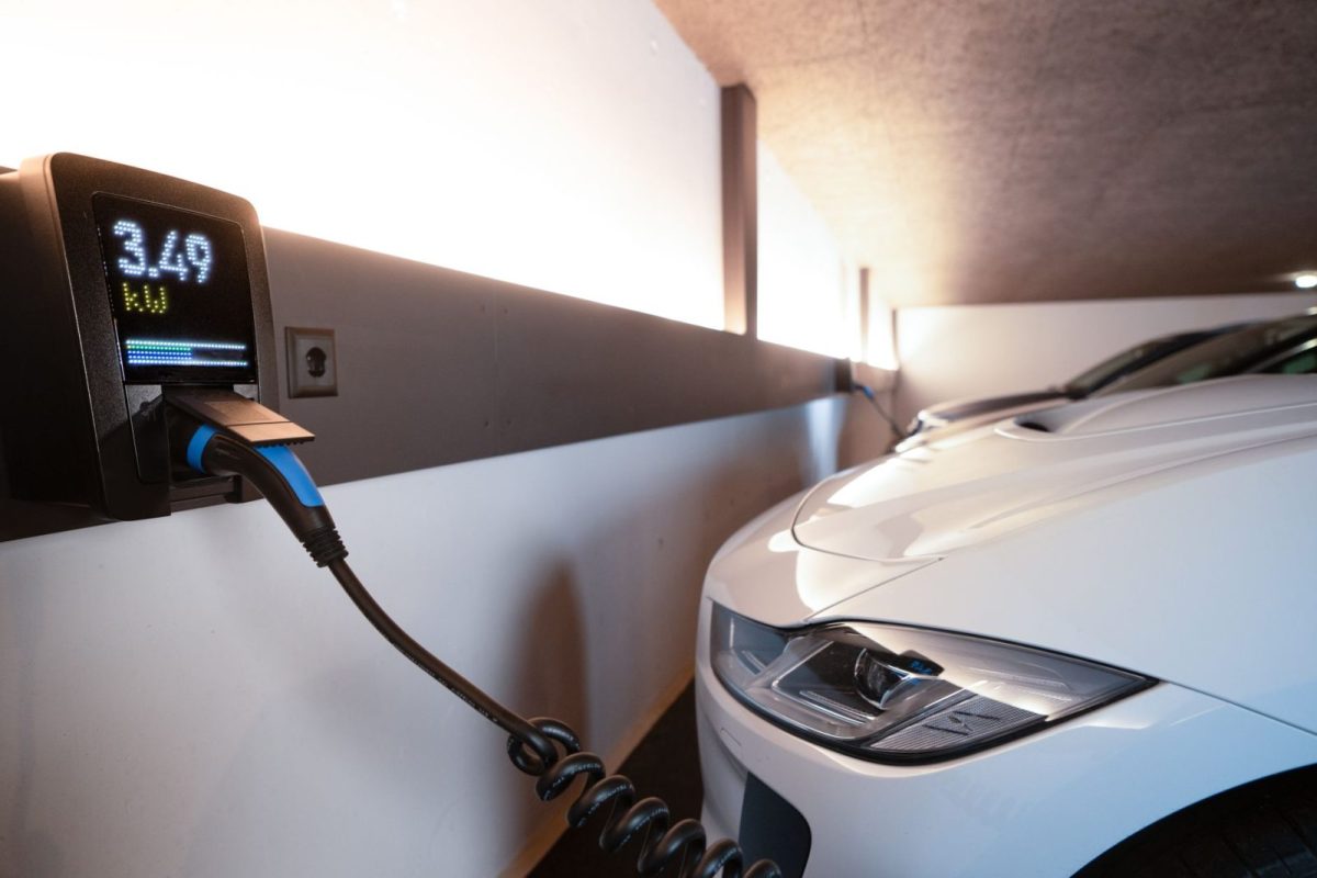 Lithium solar battery cells and battery management system
