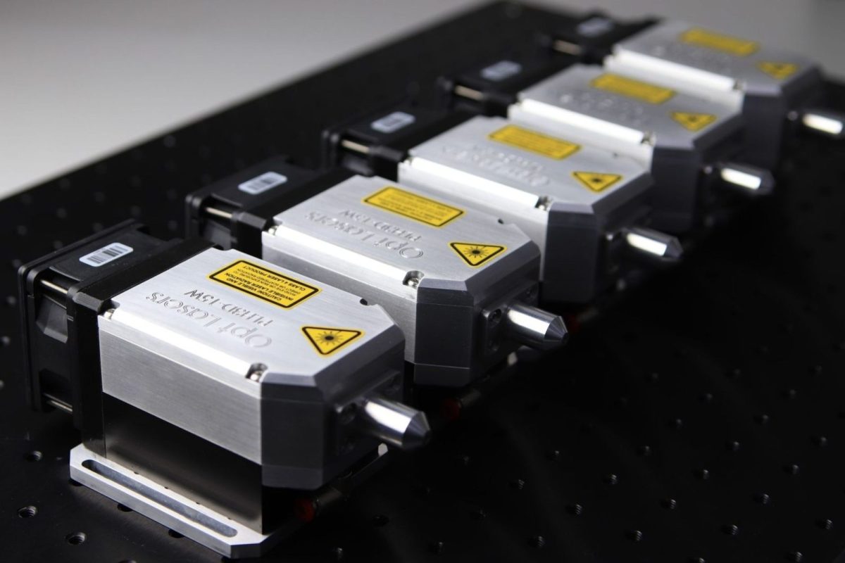 Rows of cylindrical battery cells inside a storage module