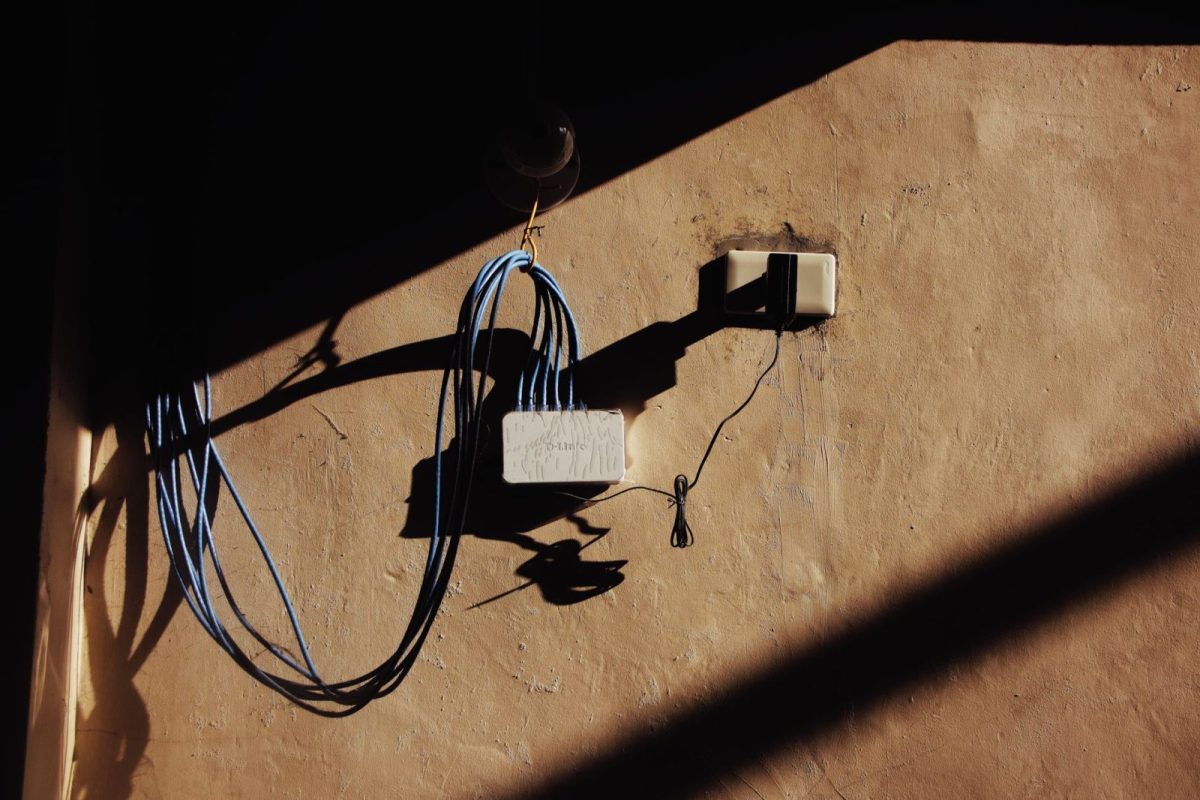 Wall mounted home lithium battery for rooftop solar energy storage