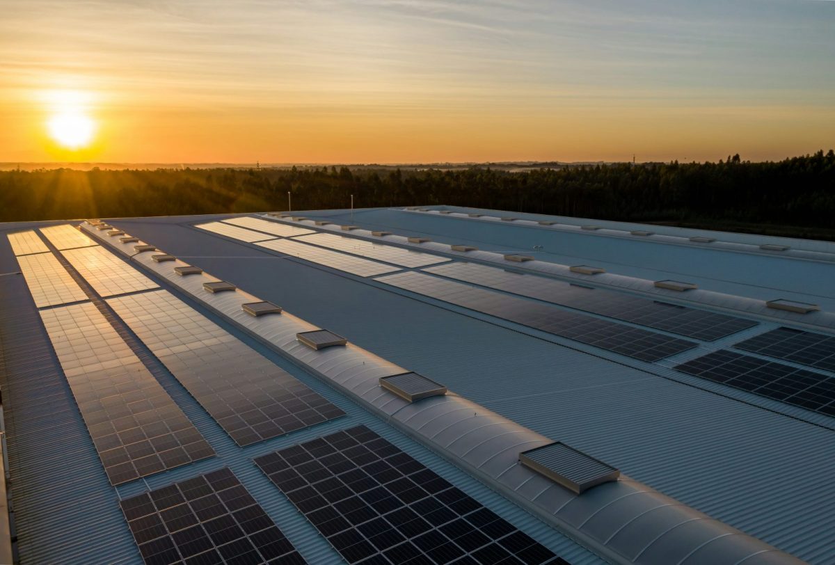 Rooftop solar array connected to the grid on an Indian home